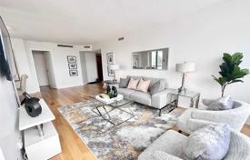 6 odalılar daire Scarborough'da, Kanada. C$795,000