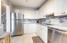 6 odalılar daire Etobicoke'de, Kanada. C$775,000