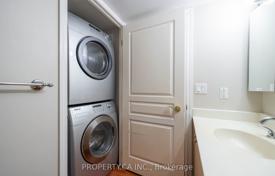 5 odalılar daire North York'da, Kanada. C$873,000