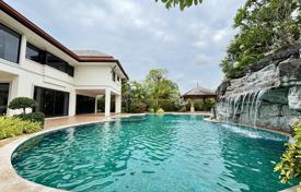 4 odalılar villa 480 m² Pattaya'da, Tayland. $881,000