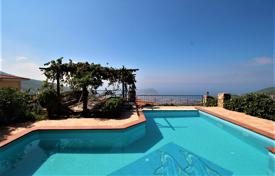 Villa – Alanya, Antalya, Türkiye. $707,000