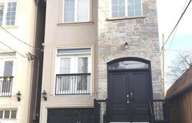 10 odalılar şehir içinde müstakil ev Scarborough'da, Kanada. C$2,236,000