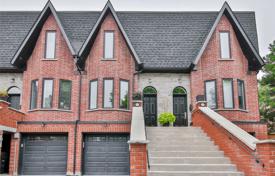 3 odalılar konak Old Toronto'da, Kanada. C$1,525,000