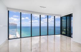 Sıfır daire – Collins Avenue, Miami, Florida,  Amerika Birleşik Devletleri. 7,388,000 €