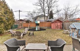 4 odalılar şehir içinde müstakil ev Etobicoke'de, Kanada. C$1,642,000