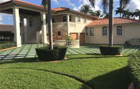 Şehir içinde müstakil ev – West End, Miami, Florida,  Amerika Birleşik Devletleri. $2,395,000