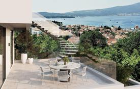 Daire Tivat city'da, Karadağ. 300,000 €