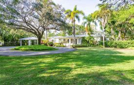 7 odalılar yazlık ev 388 m² Miami'de, Amerika Birleşik Devletleri. $1,998,000