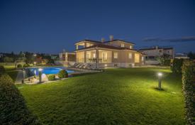 12 odalılar şehir içinde müstakil ev 400 m² Istria County'da, Hırvatistan. Price on request