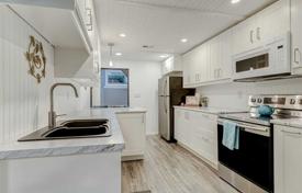 4 odalılar şehir içinde müstakil ev Etobicoke'de, Kanada. C$1,689,000