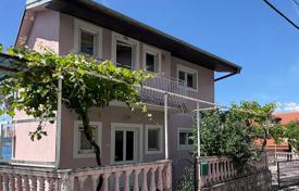 5 odalılar yazlık ev 180 m² Tivat city'da, Karadağ. 520,000 €