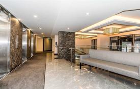 6 odalılar daire Etobicoke'de, Kanada. C$880,000