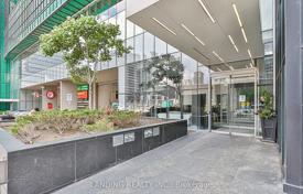 6 odalılar daire North York'da, Kanada. C$940,000