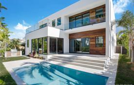 Villa – Miami sahili, Florida, Amerika Birleşik Devletleri. 2,496,000 €