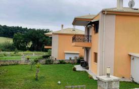 3 odalılar şehir içinde müstakil ev 100 m² Halkidiki'de, Yunanistan. 300,000 €