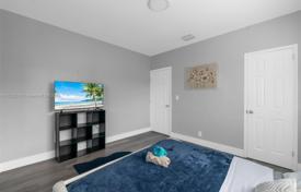 3 odalılar şehir içinde müstakil ev 97 m² Miami'de, Amerika Birleşik Devletleri. $499,000
