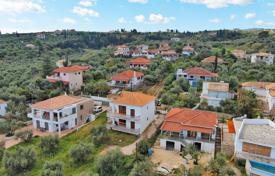 4 odalılar şehir içinde müstakil ev 140 m² Agia Triada'da, Yunanistan. 600,000 €