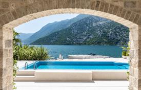 Villa – Risan, Kotor, Karadağ. 3,250,000 €