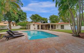 4 odalılar şehir içinde müstakil ev 287 m² Fort Lauderdale'de, Amerika Birleşik Devletleri. $1,995,000
