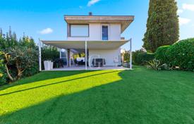 8 odalılar villa 215 m² Desenzano del Garda'da, İtalya. 950,000 €