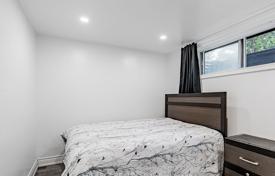 13 odalılar şehir içinde müstakil ev Scarborough'da, Kanada. C$1,552,000