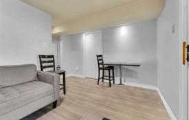 7 odalılar şehir içinde müstakil ev Scarborough'da, Kanada. C$1,526,000