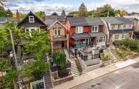 Şehir içinde müstakil ev – Saint Clarens Avenue, Old Toronto, Toronto,  Ontario,   Kanada. C$1,227,000