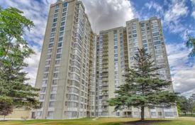 3 odalılar daire North York'da, Kanada. C$805,000