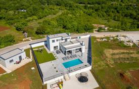 4 odalılar şehir içinde müstakil ev 186 m² Svetvinčenat'da, Hırvatistan. 748,000 €