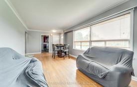 10 odalılar şehir içinde müstakil ev Etobicoke'de, Kanada. C$1,158,000