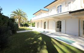 5 odalılar villa Forte dei Marmi'de, İtalya. Price on request