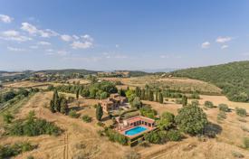 36 odalılar villa Siena'da, İtalya. 2,950,000 €