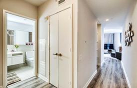 2 odalılar daire Charles Street East'da, Kanada. C$1,064,000