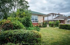 8 odalılar şehir içinde müstakil ev Etobicoke'de, Kanada. C$1,207,000