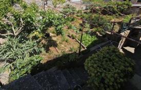 9 odalılar şehir içinde müstakil ev 400 m² Milna'da, Hırvatistan. 350,000 €