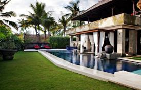 5 odalılar villa Canggu'da, Endonezya. $5,600 haftalık