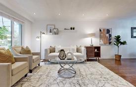11 odalılar şehir içinde müstakil ev North York'da, Kanada. C$2,316,000