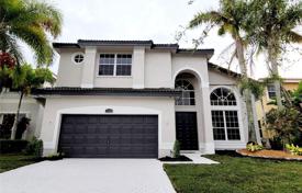 Şehir içinde müstakil ev – Miramar (USA), Florida, Amerika Birleşik Devletleri. $980,000