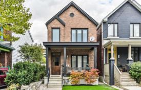 3 odalılar şehir içinde müstakil ev Old Toronto'da, Kanada. C$1,994,000