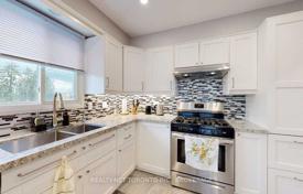 8 odalılar şehir içinde müstakil ev North York'da, Kanada. C$1,532,000