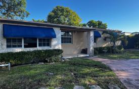 5 odalılar şehir içinde müstakil ev 229 m² Miami'de, Amerika Birleşik Devletleri. $790,000