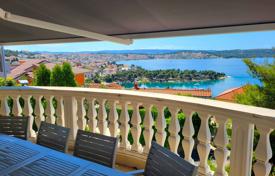 7 odalılar şehir içinde müstakil ev 165 m² Trogir'da, Hırvatistan. 609,000 €