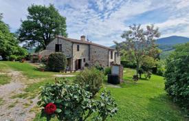 Villa – Radicofani, Toskana, İtalya. 1,000,000 €