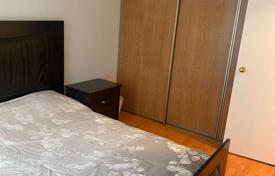 6 odalılar daire Yonge Street'da, Kanada. C$905,000