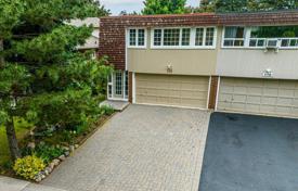 7 odalılar konak North York'da, Kanada. C$1,428,000