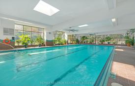 5 odalılar daire North York'da, Kanada. C$966,000