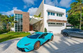 Villa – Golden Beach, Florida, Amerika Birleşik Devletleri. 3,664,000 €
