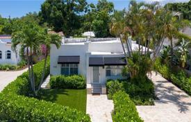Yazlık ev – Fort Lauderdale, Florida, Amerika Birleşik Devletleri. $889,000