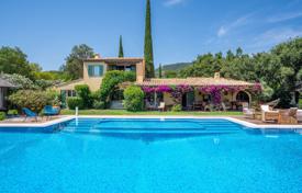 12 odalılar villa Grimaud'da, Fransa. 12,000 € haftalık