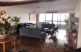 4 odalılar kondominyumda daireler Khlong Toei'de, Tayland. $3,700 haftalık